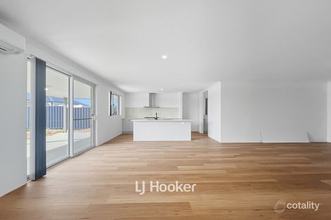 Property photo of 27 Eucalyptus Way Yalyalup WA 6280