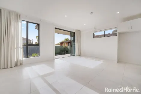 Property photo of 6C Pardalote Street Ingleburn NSW 2565