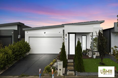 6 Xavier Way, Clyde North, VIC 3978