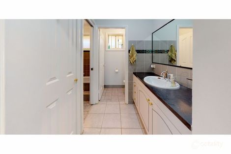 Property photo of 7 Lesley Place Dubbo NSW 2830