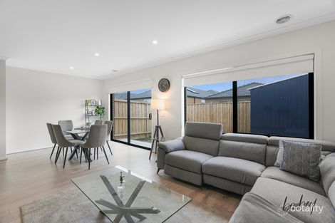 Property photo of 16 Daisy Drive Donnybrook VIC 3064