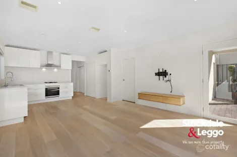 Property photo of 70 Frontier Avenue Greenvale VIC 3059