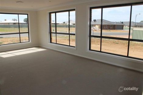 Property photo of 31 Holmwood Drive Dubbo NSW 2830