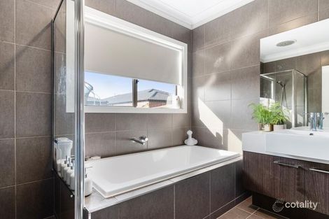Property photo of 65 Noorat Place Cranbourne North VIC 3977