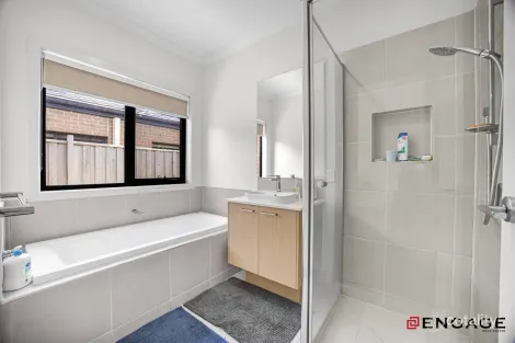 Property photo of 13 Laflin Avenue Tarneit VIC 3029