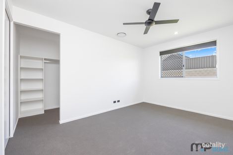 Property photo of 27 Mataranka Circuit Nikenbah QLD 4655