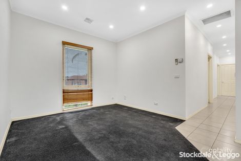 Property photo of 14 Pines Way Craigieburn VIC 3064