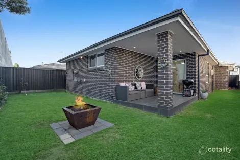 Property photo of 40 Bluebell Crescent Spring Farm NSW 2570