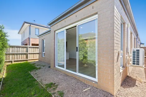 Property photo of 56 Palmdale Crescent Mambourin VIC 3024