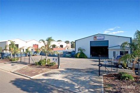 37 Playford Cres, Salisbury North, SA 5108