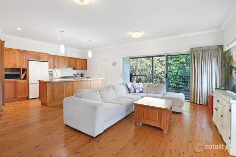 4 London Dr, West Wollongong, NSW 2500