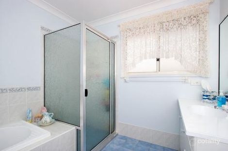 Property photo of 28 Lomandra Crescent Mount Annan NSW 2567