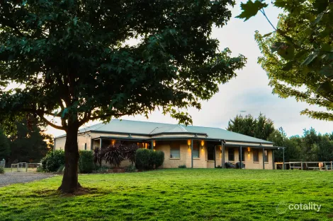 34 STUARTFIELD AVE, ROMSEY, VIC 3434