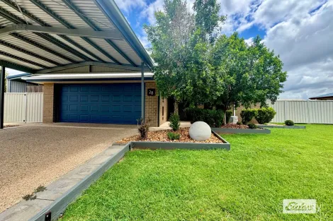 Property photo of 28 Mayfair Drive Emerald QLD 4720