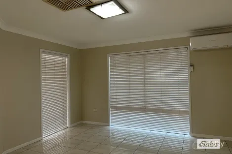 Property photo of 28 Mayfair Drive Emerald QLD 4720