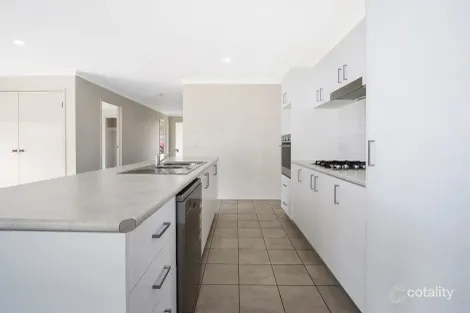 Property photo of 19 Bevington Bend Lavington NSW 2641