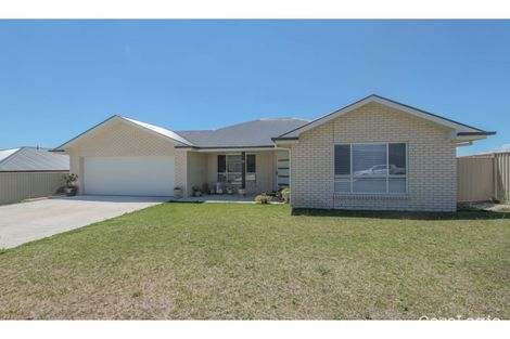 Property photo of 15 Coates Drive Kelso NSW 2795
