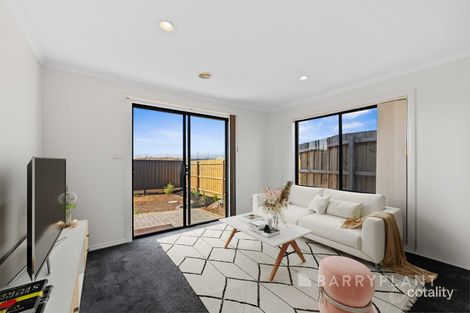 Property photo of 29 Mathisen Terrace Hillside VIC 3037