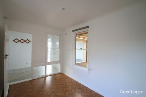 Property photo of 15 Bundarra Crescent Orange NSW 2800