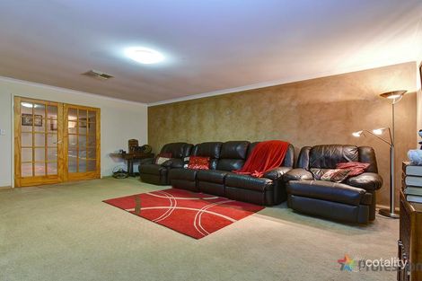 Property photo of 37 Crosthwait Circle Tapping WA 6065