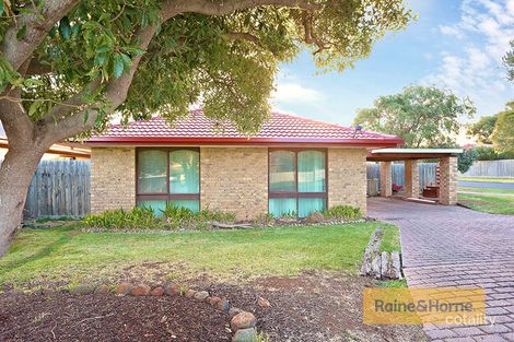 13 Andrew St, Melton South, VIC 3338