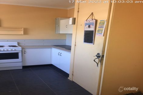 Property photo of 2 Saffola Place Emerald QLD 4720