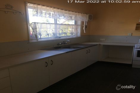 Property photo of 2 Saffola Place Emerald QLD 4720