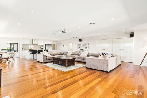 Property photo of 15 Thomas Street Croydon South VIC 3136