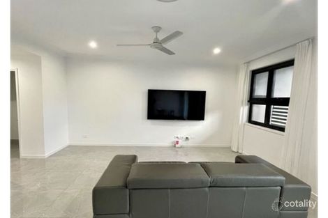 Property photo of 17/10 Zircon Close Rochedale QLD 4123