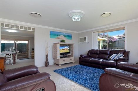 Property photo of 19 Angophora Close Mount Hutton NSW 2290