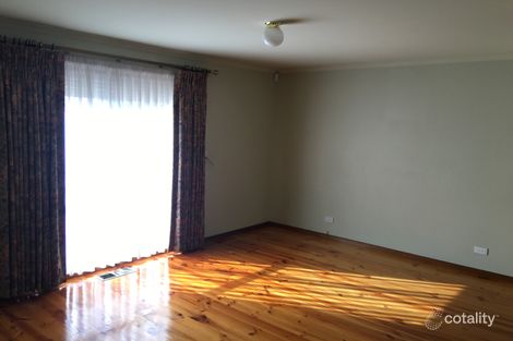 Property photo of 8 Calwell Court Mill Park VIC 3082