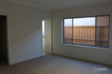 Property photo of 31 Summerland Crescent Colebee NSW 2761