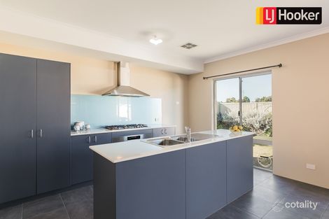 Property photo of 42 Sellafield Bend Waikiki WA 6169