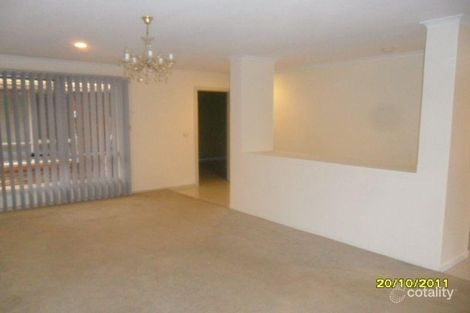 Property photo of 16 Honeyeater Crescent Taylors Lakes VIC 3038