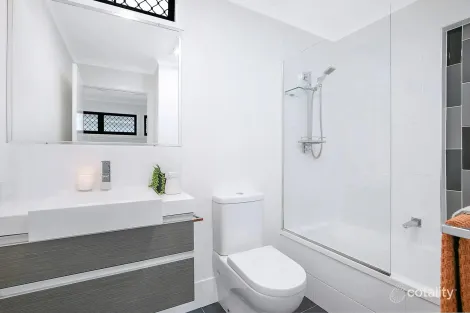 Property photo of 13 Wattle Avenue Carina QLD 4152