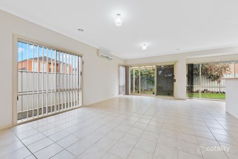 Property photo of 1 James Walk Caroline Springs VIC 3023