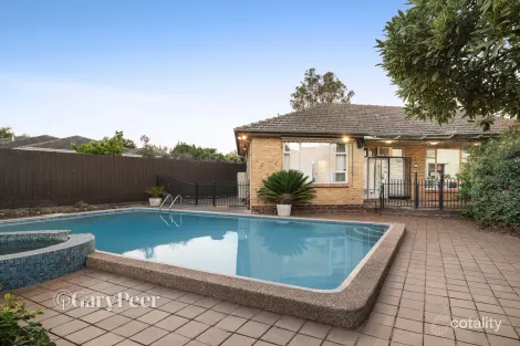 Property photo of 7 Oak Crescent Caulfield North VIC 3161