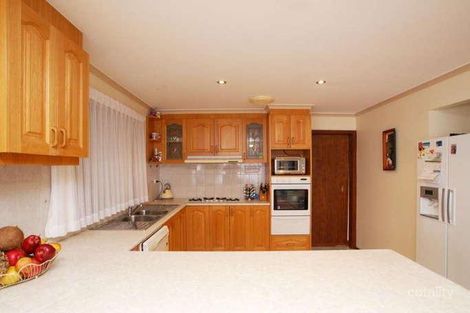 Property photo of 20 Stringybark Place Meadow Heights VIC 3048