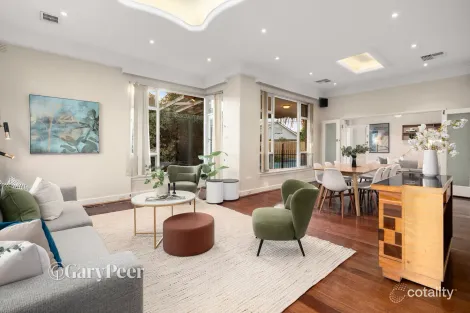 Property photo of 7 Oak Crescent Caulfield North VIC 3161