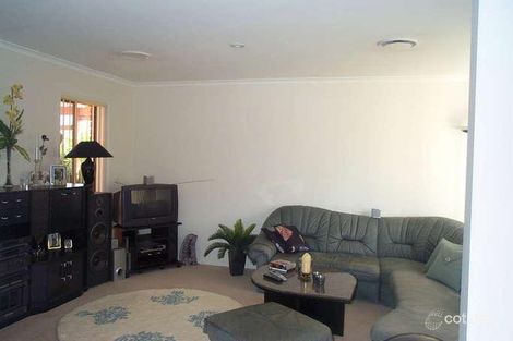 Property photo of 19 Bateman Grove Hampton Park VIC 3976