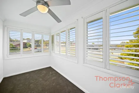 Property photo of 4 Hartigan Close Rutherford NSW 2320