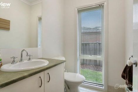 Property photo of 6 Pepperbush Crescent Langwarrin VIC 3910