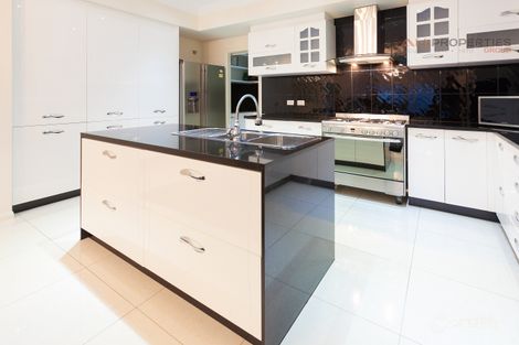 Property photo of 24 Hanley Place Doolandella QLD 4077
