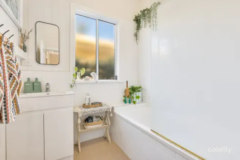Property photo of 34 Bolton Street Coolangatta QLD 4225