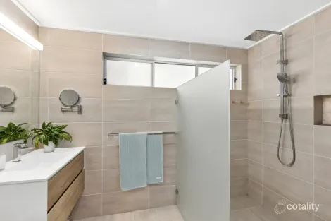 Property photo of 3 Shoreview Close Point Clare NSW 2250