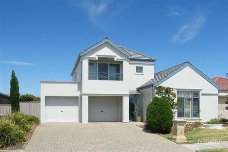 14 Chatsworth Ct, Hallett Cove, SA 5158