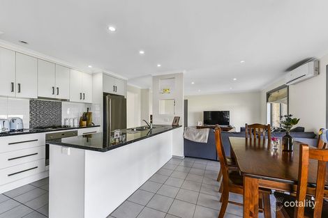 Property photo of 11 Hilltop Avenue Mount Gambier SA 5290
