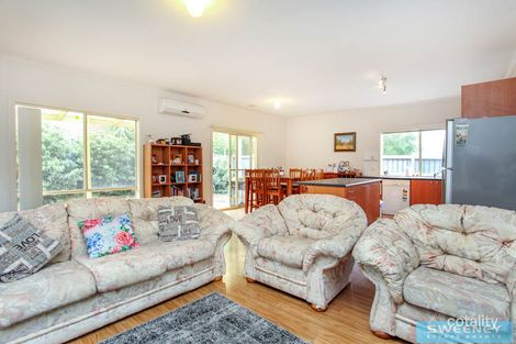 Property photo of 19 Streeton Avenue Caroline Springs VIC 3023