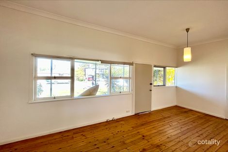 Property photo of 43 Kerry Crescent Berkeley Vale NSW 2261
