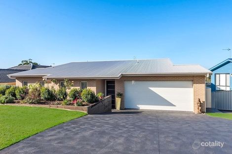 Property photo of 6 Seascape Close Narrawallee NSW 2539